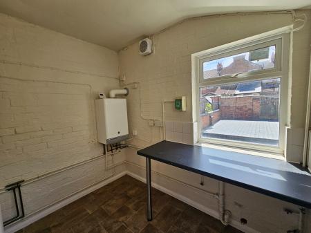 3 bedroom Terraced House to let in Euston Road, Far Cotton, Northampton, NN4