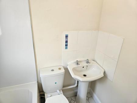 3 bedroom Terraced House to let in Euston Road, Far Cotton, Northampton, NN4