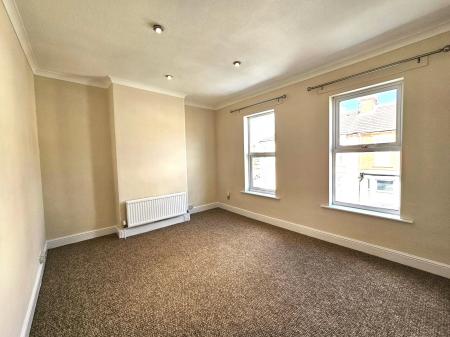 3 bedroom Terraced House to let in Euston Road, Far Cotton, Northampton, NN4