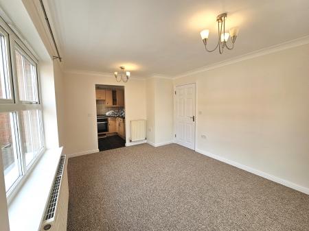 2 bedroom Flat to let in Pytchley Street, Northampton, NN1