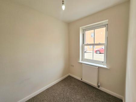 2 bedroom Flat to let in Pytchley Street, Northampton, NN1