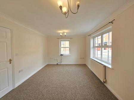 2 bedroom Flat to let in Pytchley Street, Northampton, NN1