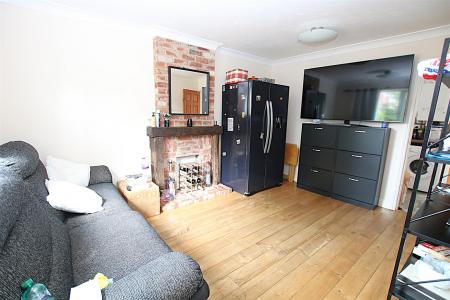2 bedroom Terraced House for sale in Cross Waters Close, Wootton