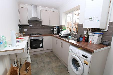 2 bedroom Terraced House for sale in Cross Waters Close, Wootton