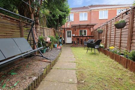 2 bedroom Terraced House for sale in Cross Waters Close, Wootton