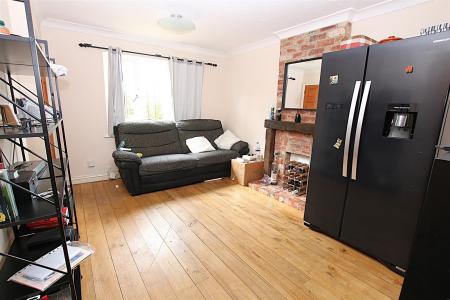 2 bedroom Terraced House for sale in Cross Waters Close, Wootton