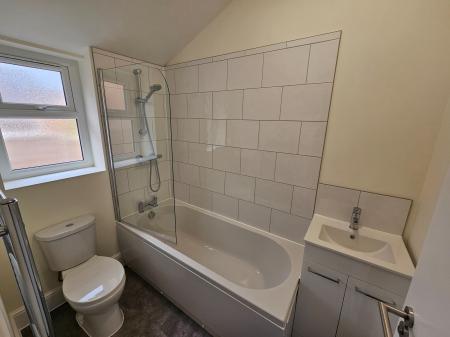 3 bedroom Terraced House to let in Derby Road, Abington, Northampton, NN1