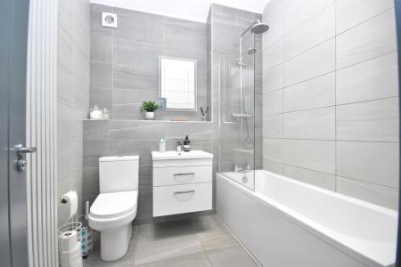 1 bedroom Flat to let in Artizan Road, Abington, Northampton, NN1