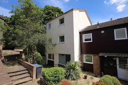 6 bedroom End of terrace house for sale in Alder Court, Thorplands