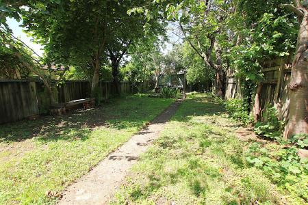 2 bedroom Terraced House for sale in Lindsay Avenue, Abington
