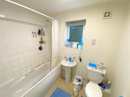 2 bedroom Flat for sale in Oliver Street, Rugby