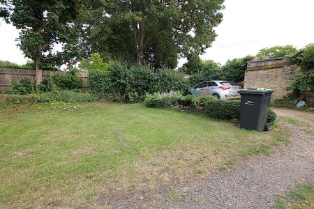 1 bedroom Terraced House for sale in High Street, Podington, Wellingborough