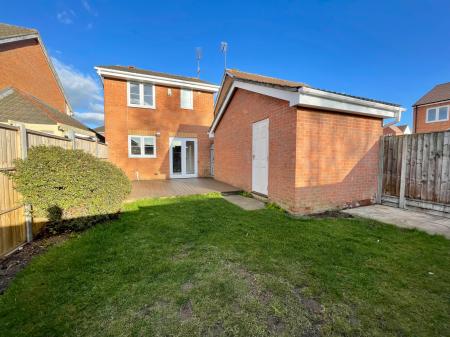 3 bedroom Detached house to let in Leah Bank, Northampton, NN4