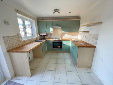 3 bedroom Detached house to let in Leah Bank, Northampton, NN4