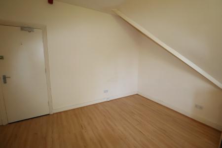 1 bedroom Studio flat to let in Leicester Parade, Barrack Road, Northampton, NN2