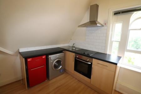 1 bedroom Studio flat to let in Leicester Parade, Barrack Road, Northampton, NN2