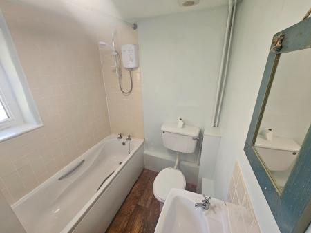 1 bedroom Terraced House to let in The Green, Hardingstone, NN4