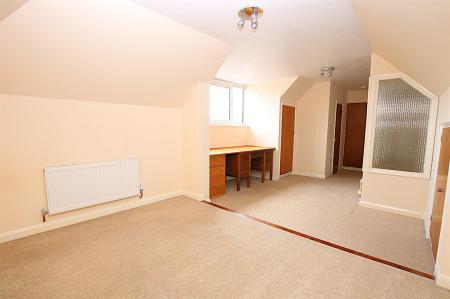3 bedroom Detached bungalow for sale in High Street, Earls Barton