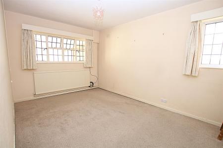 3 bedroom Detached bungalow for sale in High Street, Earls Barton