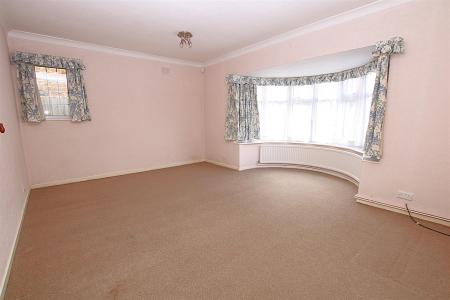 3 bedroom Detached bungalow for sale in High Street, Earls Barton