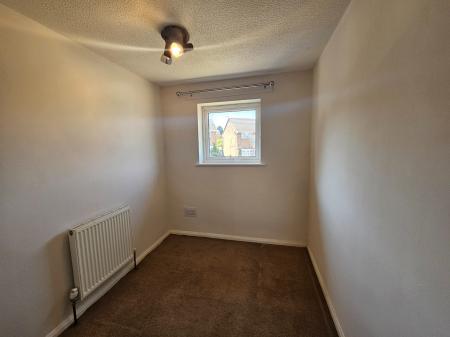 3 bedroom Semi-detached house to let in Jubilee Close, Abington, Northampton, NN4