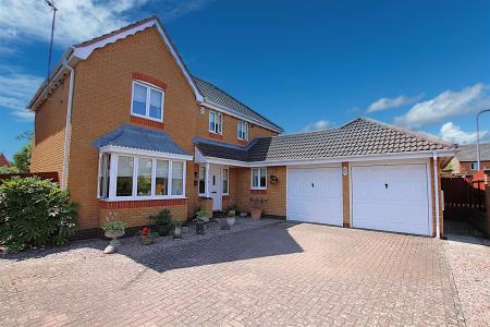 4 bedroom Detached house for sale in Battalion Drive, Wootton