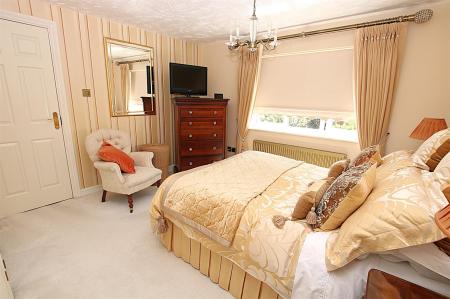 4 bedroom Detached house for sale in Battalion Drive, Wootton