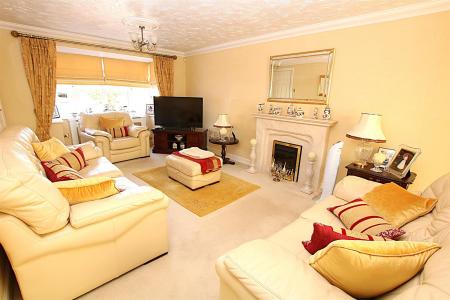 4 bedroom Detached house for sale in Battalion Drive, Wootton