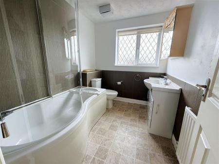 4 bedroom Detached house for sale in Orchid Way, Rugby