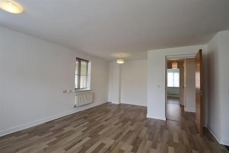 2 bedroom Flat for sale in St. Crispin Crescent, Northampton
