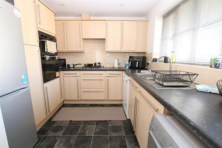 2 bedroom Flat for sale in St. Crispin Crescent, Northampton