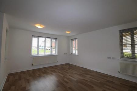 2 bedroom Flat for sale in St. Crispin Crescent, Northampton