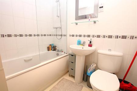2 bedroom Flat for sale in St. Crispin Crescent, Northampton