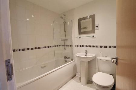 2 bedroom Flat for sale in St. Crispin Crescent, Northampton