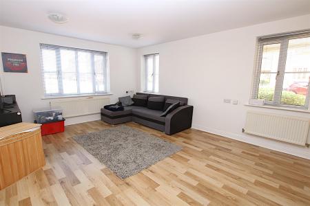 2 bedroom Flat for sale in St. Crispin Crescent, Northampton