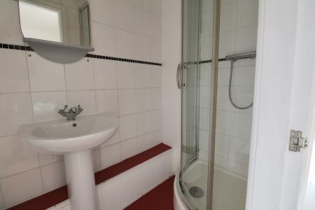 1 bedroom Studio flat to let in Victoria Road, Northampton, NN1