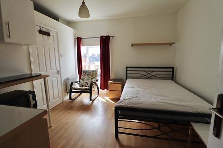 1 bedroom Studio flat to let in Victoria Road, Northampton, NN1