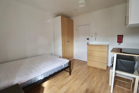 1 bedroom Studio flat to let in Victoria Road, Northampton, NN1