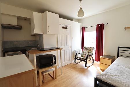 1 bedroom Studio flat to let in Victoria Road, Northampton, NN1