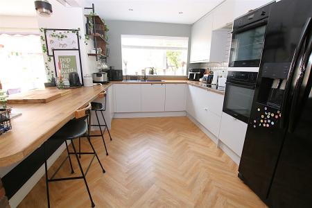 5 bedroom Detached house for sale in Booth Lane South, Northampton