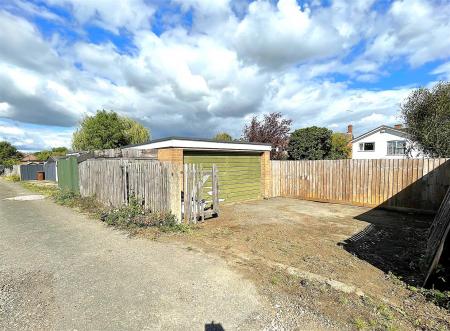 5 bedroom Detached house for sale in Booth Lane South, Northampton