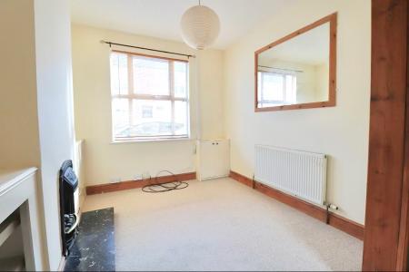 2 bedroom Terraced House to let in Spencer Street, St James, Northampton, NN5