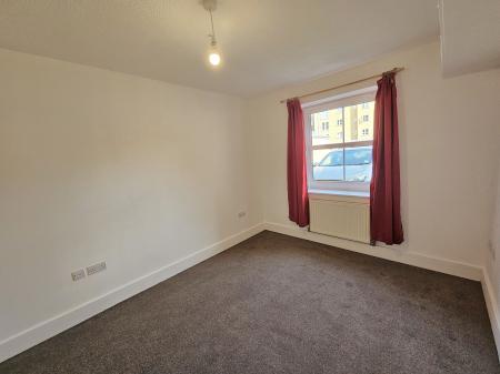 1 bedroom Flat to let in Lion Court, Southbridge, Northampton, NN4