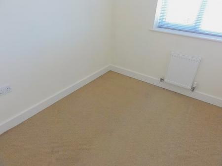 2 bedroom Flat to let in Main Road, Far Cotton, Northampton, NN4