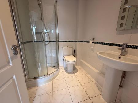 4 bedroom Terraced House to let in Abington Avenue, Abington, Northampton, NN1