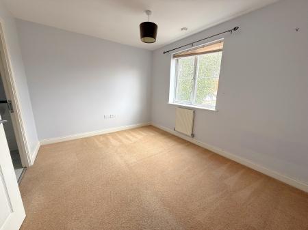 4 bedroom Terraced House to let in Abington Avenue, Abington, Northampton, NN1