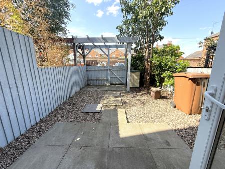 4 bedroom Terraced House to let in Abington Avenue, Abington, Northampton, NN1