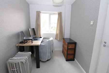 2 bedroom Terraced House for sale in Shard Close, East Hunsbury
