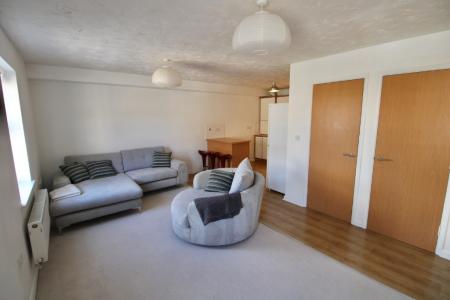 2 bedroom Flat to let in Henry Bird Way, Southbridge, Northampton, NN4