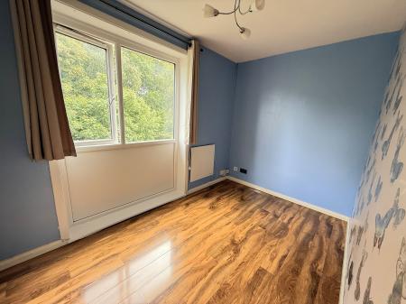 2 bedroom Flat to let in Greatmeadow, Blackthorn, Northampton, NN3